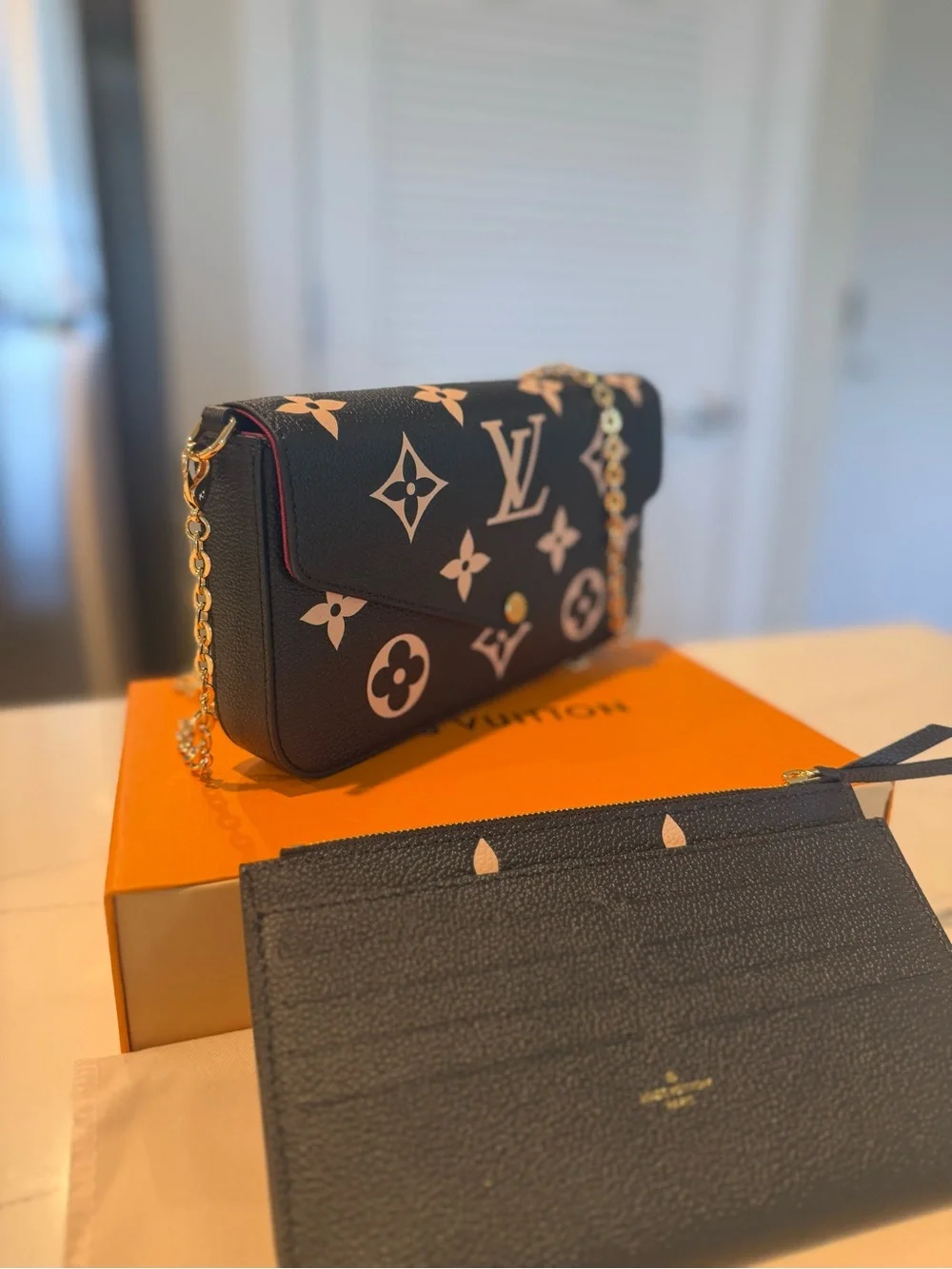 Louis Vuitton Pochette Félicie Black Monogram - Great condition